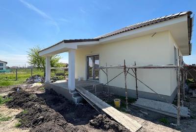 Casă individuală cu 4 camere cu Canalizare în Moșnița Veche - 2