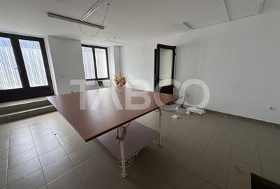 Spatiu comercial cu doua intrari separate 4 camere 2 bai 84 mpu Sibiu - 8