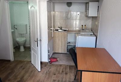 Garsonieră nedecomandată în Central - 9