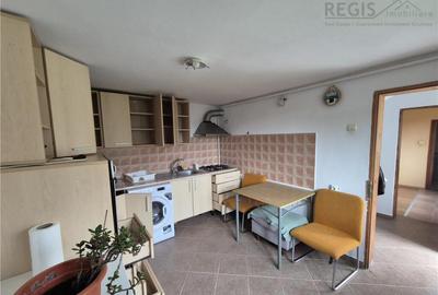 Casă cu 5 camere cu Canalizare în Noua - 3