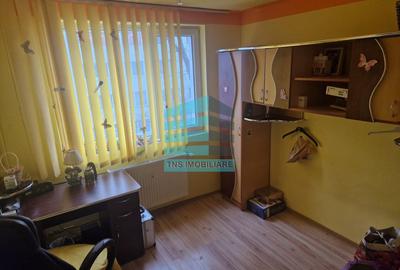 Apartament cu 3 camere semidecomandat în Titan - 1