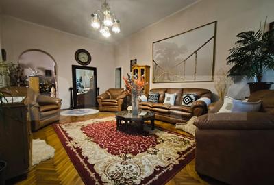 Casa 9 camere, 200 mp utili, zona Bd. Titulescu - 36