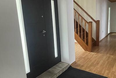 Casă cu 4 camere cu Teren 1300 Mp în Central - 1