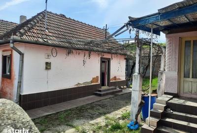Casă cu 4 camere cu Teren 106 Mp în Central - 2