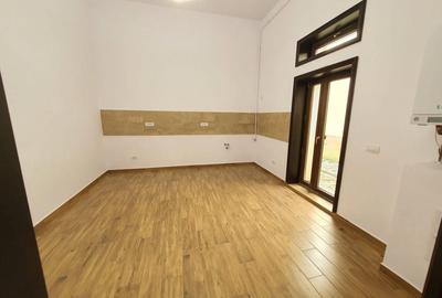 Casă individuală cu 6 camere cu Canalizare în Centru Civic - 13