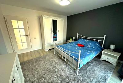 Casă cu 4 camere decomandat în Zimandcuz