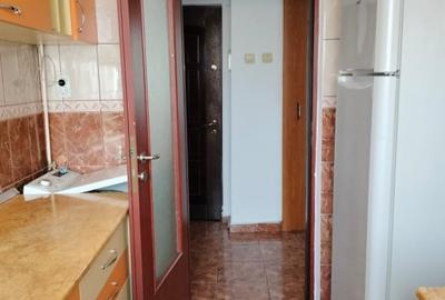 Apartament cu 2 camere semidecomandat, mobilat în Podu Roș - 9