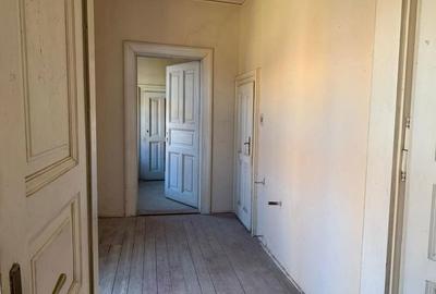 Apartament cu 3 camere decomandat în Central - 3
