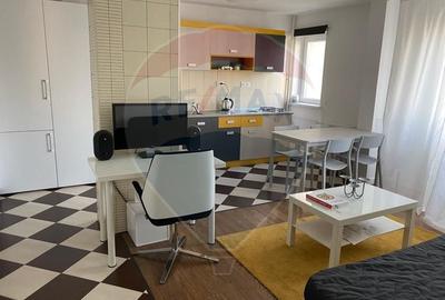 Apartament cu 3 camere decomandat în Tineretului