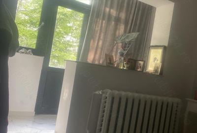 Apartament cu 3 camere decomandat în Central - 1