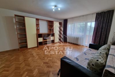 Apartament cu 3 camere decomandat, mobilat în Girocului