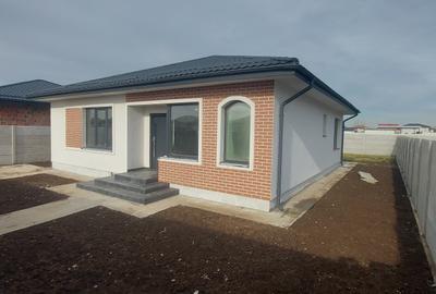 Casă individuală cu 4 camere cu Canalizare în Dragomirești-Deal - 1