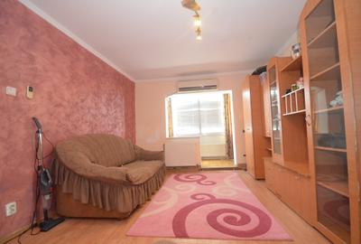 Apartament cu 3 camere semidecomandat în Steaua
