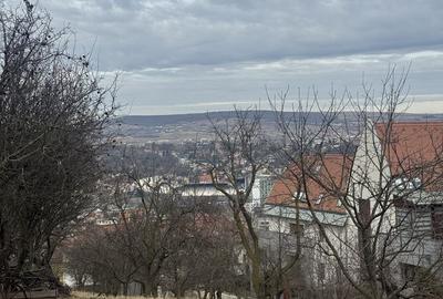 Teren de 1100 mp, în Zorilor - 2