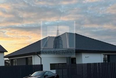 Casă individuală cu 4 camere cu Canalizare în Sânpetru - 3