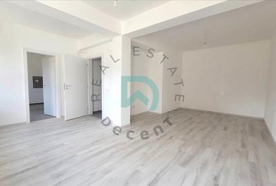 Studio,  47 mp, Tractorul - 3