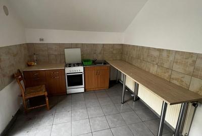 Spatiu compartimentat in 3 camere Bulevard - 8