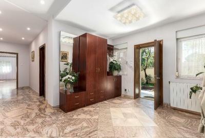 Casă individuală cu 9 camere cu Canalizare în Lacul Tei - 2