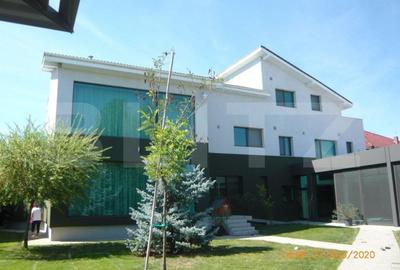 Vila, 8 camere, 790 mp utili, zona Lunei - 2