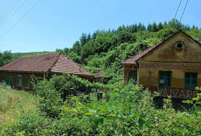 Casă cu 4 camere în Slatina de Mureș