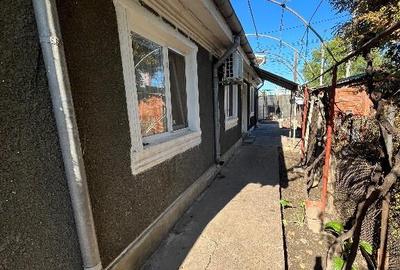 Casa zona sos:Rm Sarat - 2