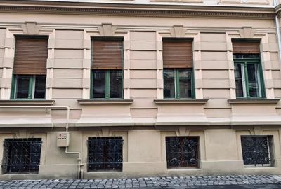Proprietar închiriez spatiu premium – 175 mp, Parter, P-ța Unirii - 11