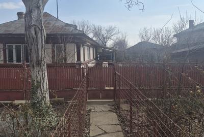 Casă cu 3 camere în Central - 1