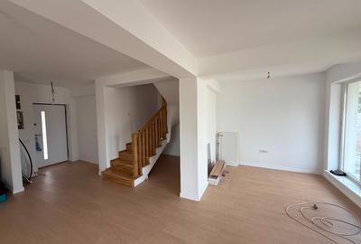 Oportunitate - Casa P+2 finalizata  cu loc de parcare si gradina - 4
