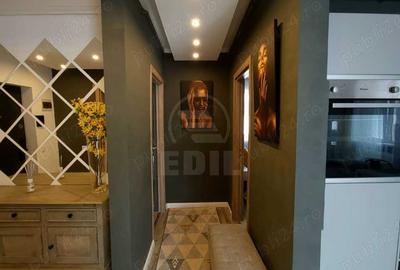 Apartament cu 3 camere semidecomandat în Florești