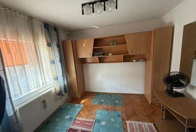 Apartament cu 3 camere semidecomandat în Aradului - 9