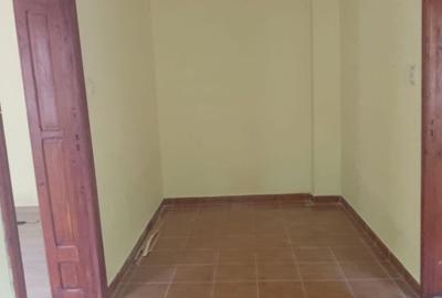 Casă cu 4 camere cu Teren 283 Mp în Independenței - 8