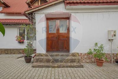 Casa 7 camere,  curte si terasa, situata in centrul Sanpetrului! Casa 7 camere,  curte si terasa, situata in centrul Sanpetrului! - 3