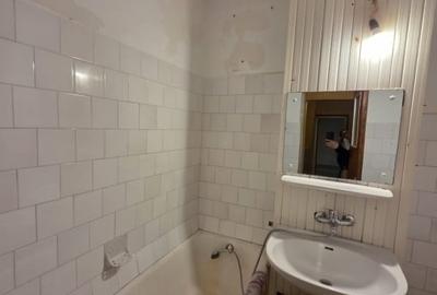 Etaj 2-Podul de Fier-Palatul de Justitie- 2 Camere Decomandat 53mp Etaj 2-Podul de Fier-Palatul de Justitie- 2 Camere Decomandat 53mp - 4