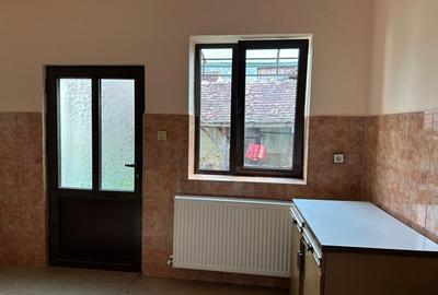 Casa 4 camere suprafata utila 100mp cu teren 400mp spre vanzare in Gura Raului - 1