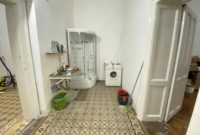 Caldire Istorica, 5 Camere, Etaj 1, Piata Roamnilor, Traian, Comision 0 - 11