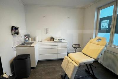 Spațiu comercial, de 60 mp, în Central - 3