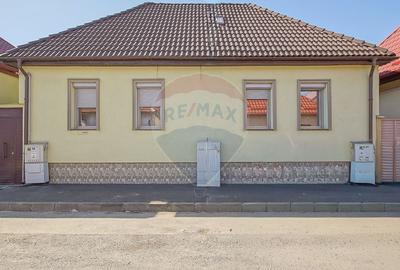 Casă cu 4 camere cu Teren 252 Mp în Griviței - 1