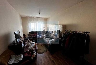 Apartament cu 3 camere decomandat în Tractorul - 4