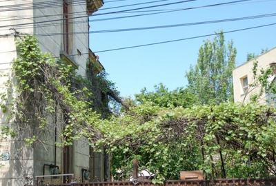 Casă cu 12 camere cu Canalizare în P-ța Victoriei - 4