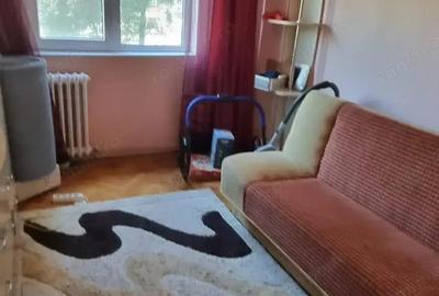 Apartament cu 2 camere decomandat în Aradului
