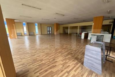 Spațiu comercial, de 467 mp, în Central - 7