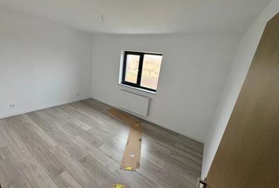Duplex cu 4 camere cu Canalizare în Domnești - 8