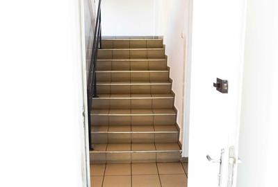 Spațiu comercial, de 680 mp, în Central - 7