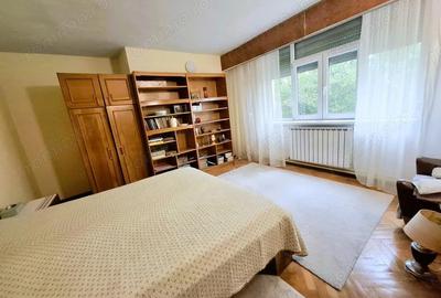 Casă cu 6 camere cu Teren 3150 Mp în Central - 5