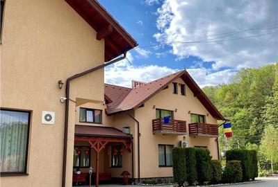 Disponibila de REVELION cabana complet echipată de închiriat în M - 1