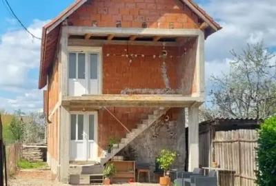 Casă cu 7 camere cu Teren 620 Mp în Beiuș - 9