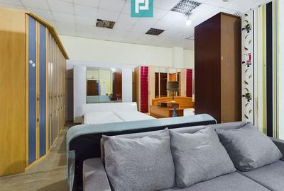 Spațiu comercial, de 330 mp, în UTA - 3