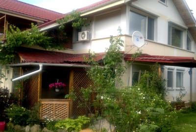 Casă cu 6 camere în Bucium