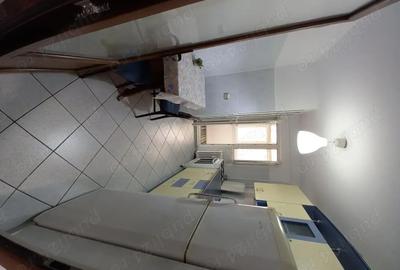 Apartament cu 4 camere decomandat în Central - 1