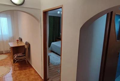 Proprietar inchiriez apartament doua camere - 6